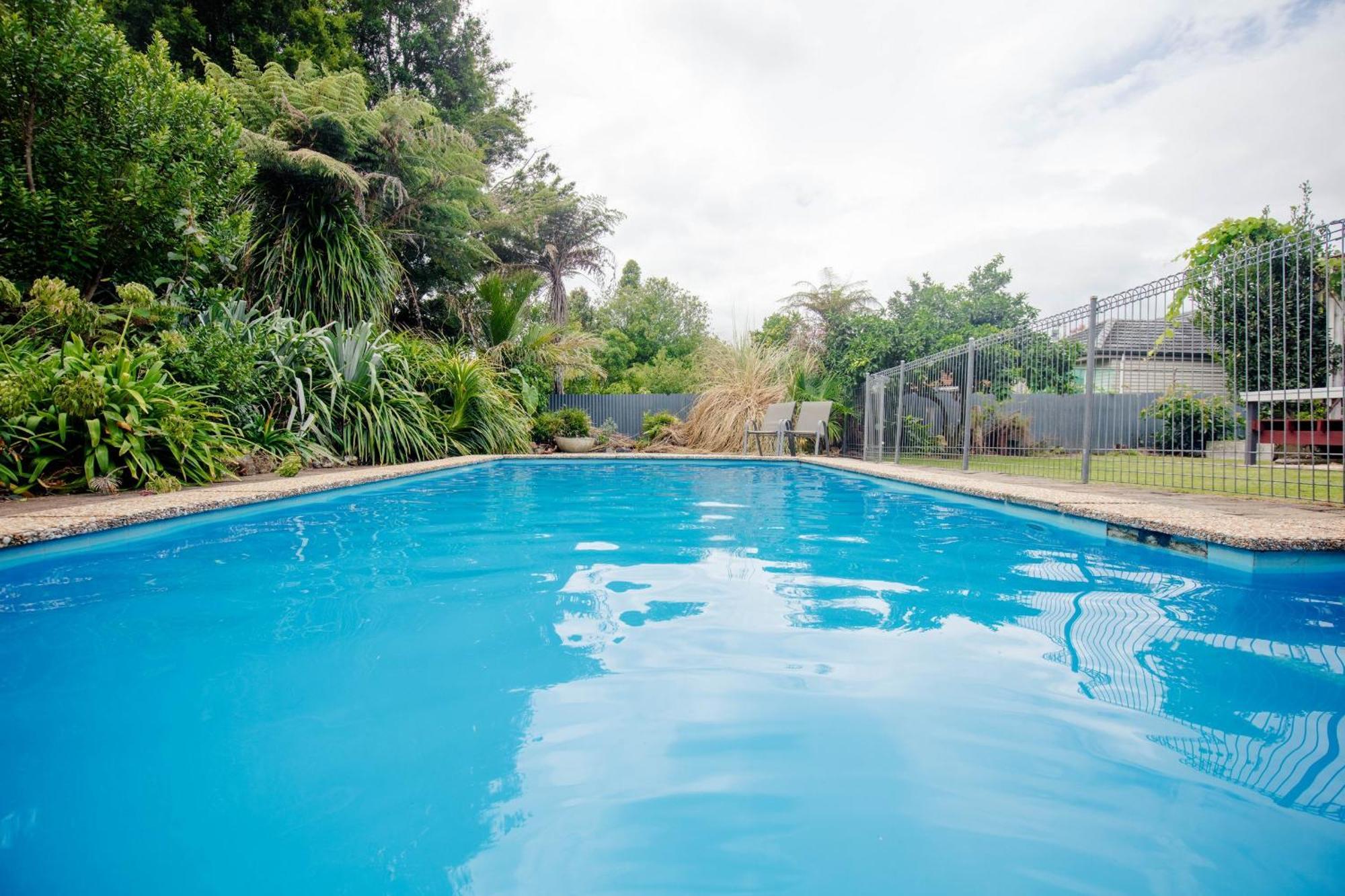 Central Location So Much Space Pool Opens In Summer Hamilton Exterior foto